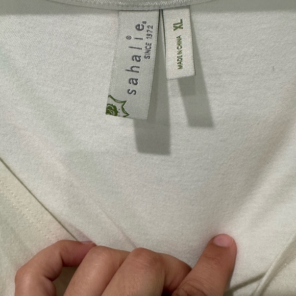 Sahalie Cream Wrap Blouse size XL 55% cotton - Picture 2 of 11